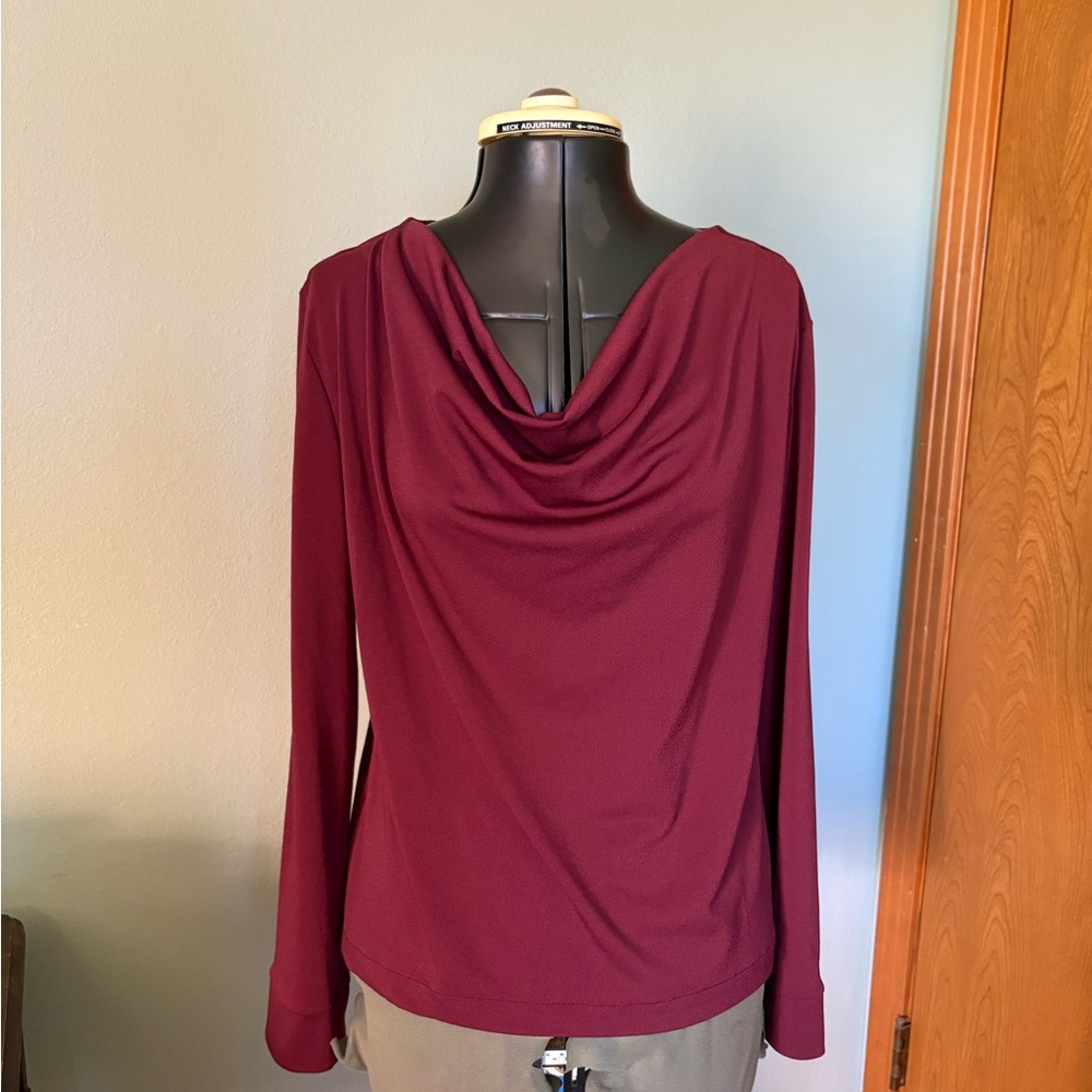 Wine color knit top